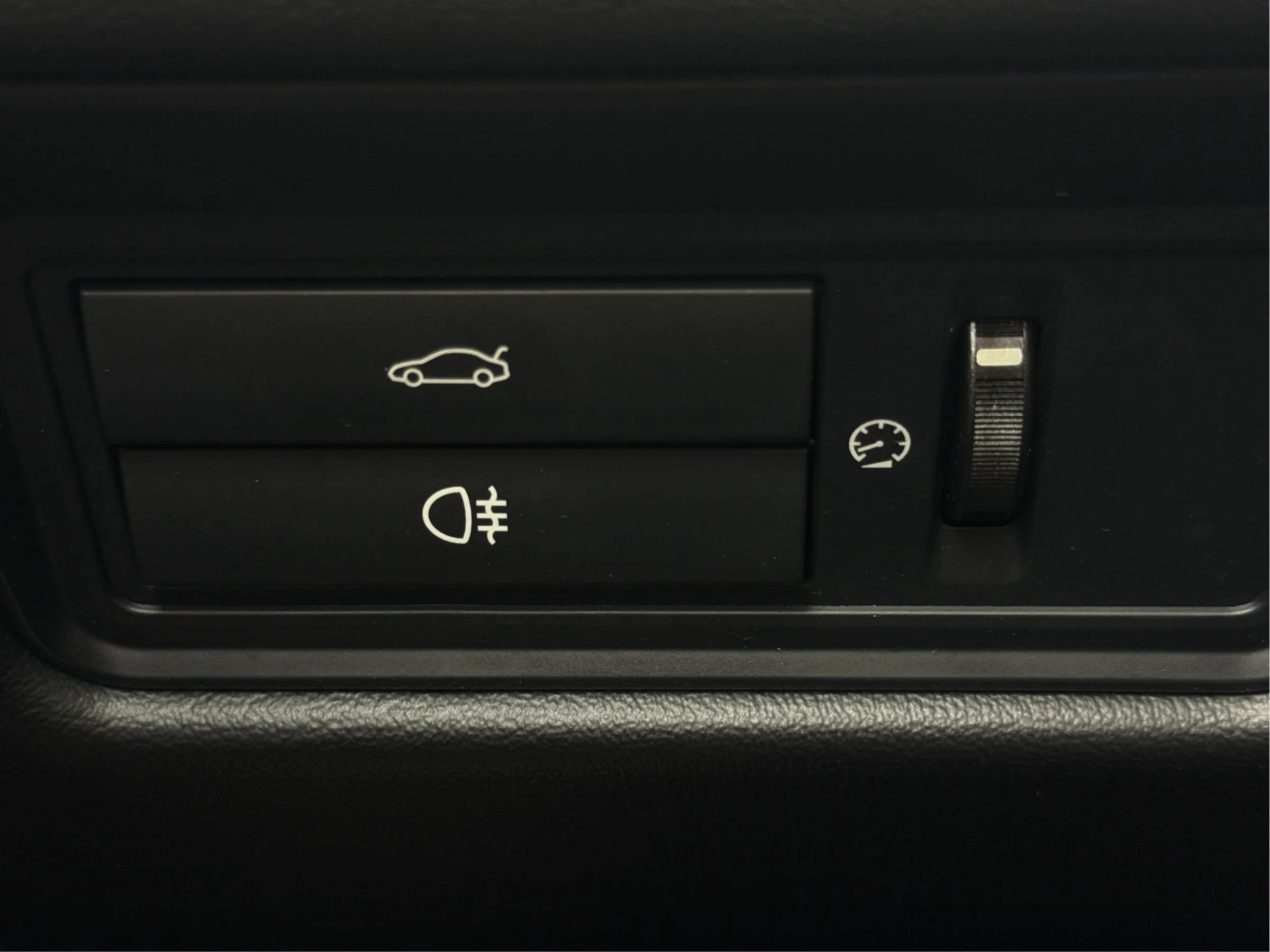 Used 2017 Jaguar XJ L Portfolio RWD image 60