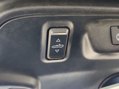 Used 2023 Chevrolet Camaro LT RWD image 18