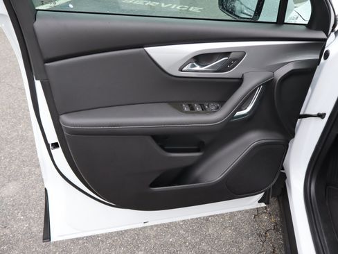 Used 2025 Chevrolet Blazer LT FWD image 15