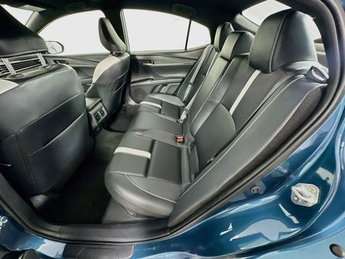 Used 2025 Toyota Camry SE FWD image 29