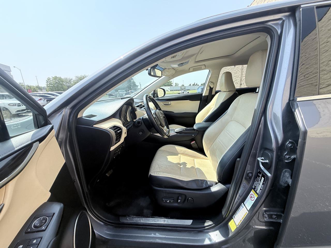 Used 2015 Lexus NX 200t FWD w/ Luxury Package image 10