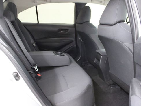 Used 2022 Toyota Corolla LE image 11