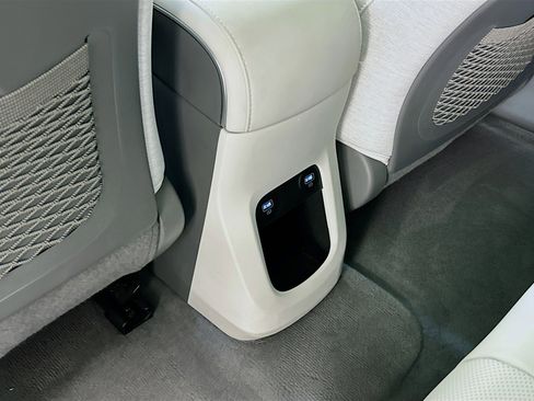 Used 2024 Hyundai Ioniq 5 Limited image 29