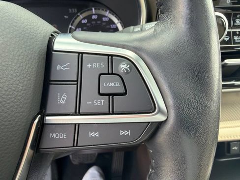 Used 2020 Toyota Highlander Limited AWD/4WD image 18
