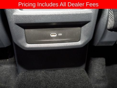 Used 2022 Volkswagen Taos SE FWD image 7
