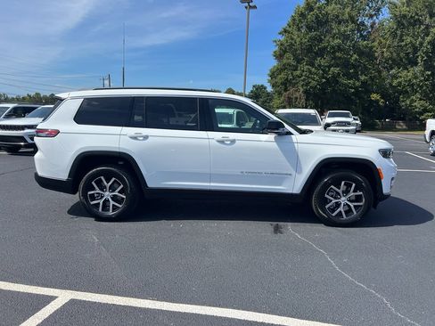 New 2025 Jeep Grand Cherokee L Limited w/ Trailer Tow Package image 2
