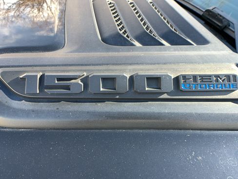 Used 2023 RAM 1500 Laramie image 8