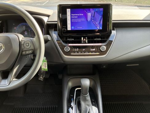 Used 2026 Toyota Corolla LE image 29