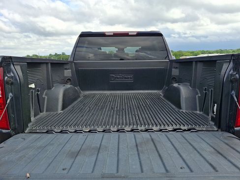 Used 2022 Chevrolet Silverado 1500 LT AWD/4WD image 30