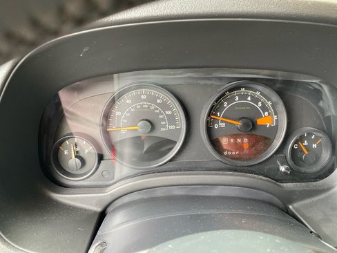 Used 2015 Jeep Patriot Latitude AWD/4WD image 12