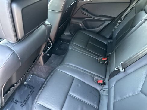 Certified 2025 Porsche Macan AWD/4WD image 13