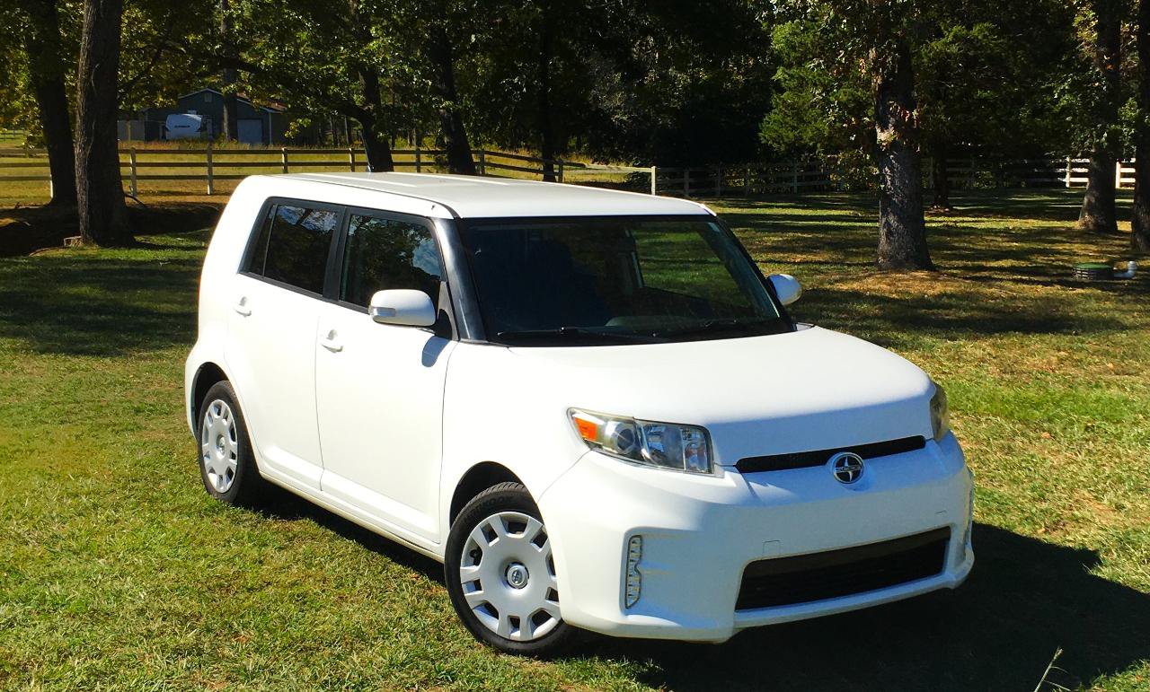 Used 2014 Scion xB FWD image 8