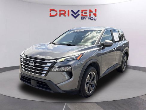 Used 2025 Nissan Rogue SV FWD image 8