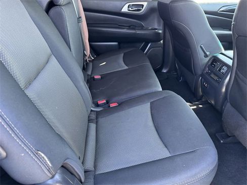 Used 2020 Nissan Pathfinder SV image 7