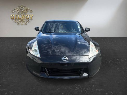 Used 2009 Nissan 370Z Coupe RWD image 2