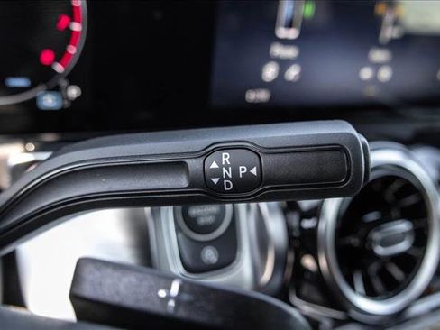 New 2026 Mercedes-Benz GLB 250 4MATIC image 18