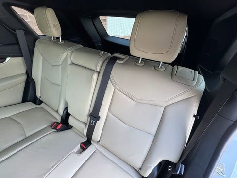 Used 2018 Cadillac XT5 Premium Luxury FWD image 18