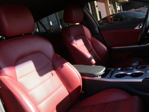 Used 2018 Kia Stinger GT2 image 27