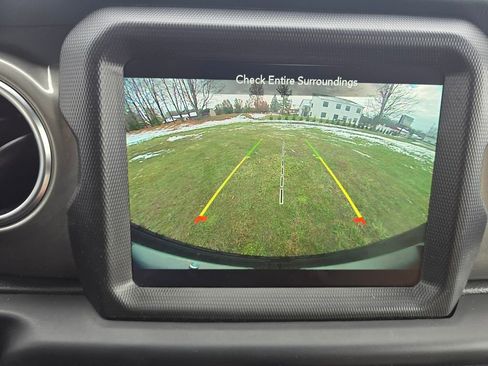 Used 2021 Jeep Wrangler Unlimited Sahara w/ Uconnect 4C Nav & Sound Group AWD/4WD image 21