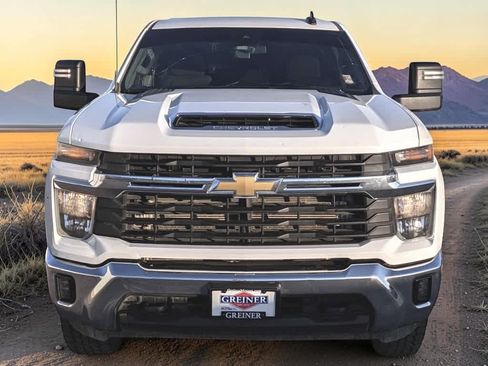 Used 2024 Chevrolet Silverado 2500 LT w/ Convenience Package AWD/4WD image 9