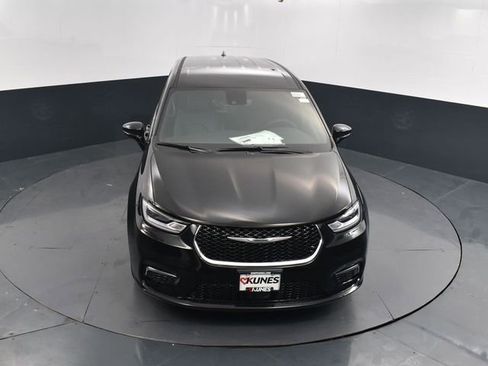 New 2025 Chrysler Pacifica Select image 36