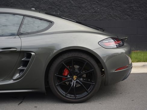 Certified 2024 Porsche 718 Cayman S RWD image 33