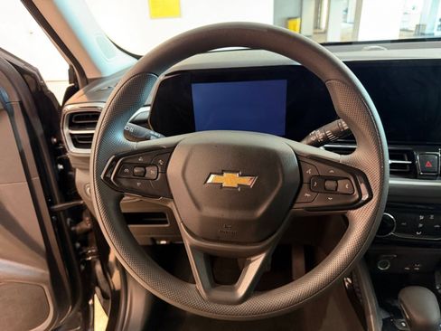 Used 2025 Chevrolet TrailBlazer LT FWD image 27