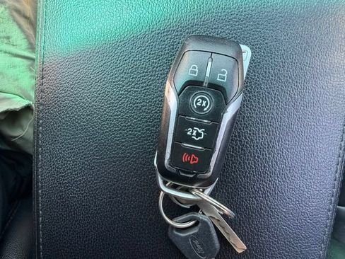 Used 2016 Ford Explorer XLT w/ Equipment Group 202A AWD/4WD image 25