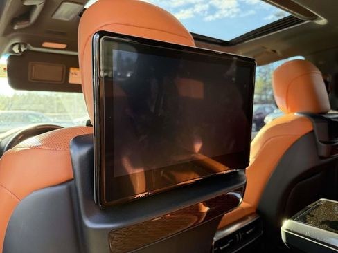 Used 2024 Lexus LX 600 4WD w/ Ultra Luxury Package image 18