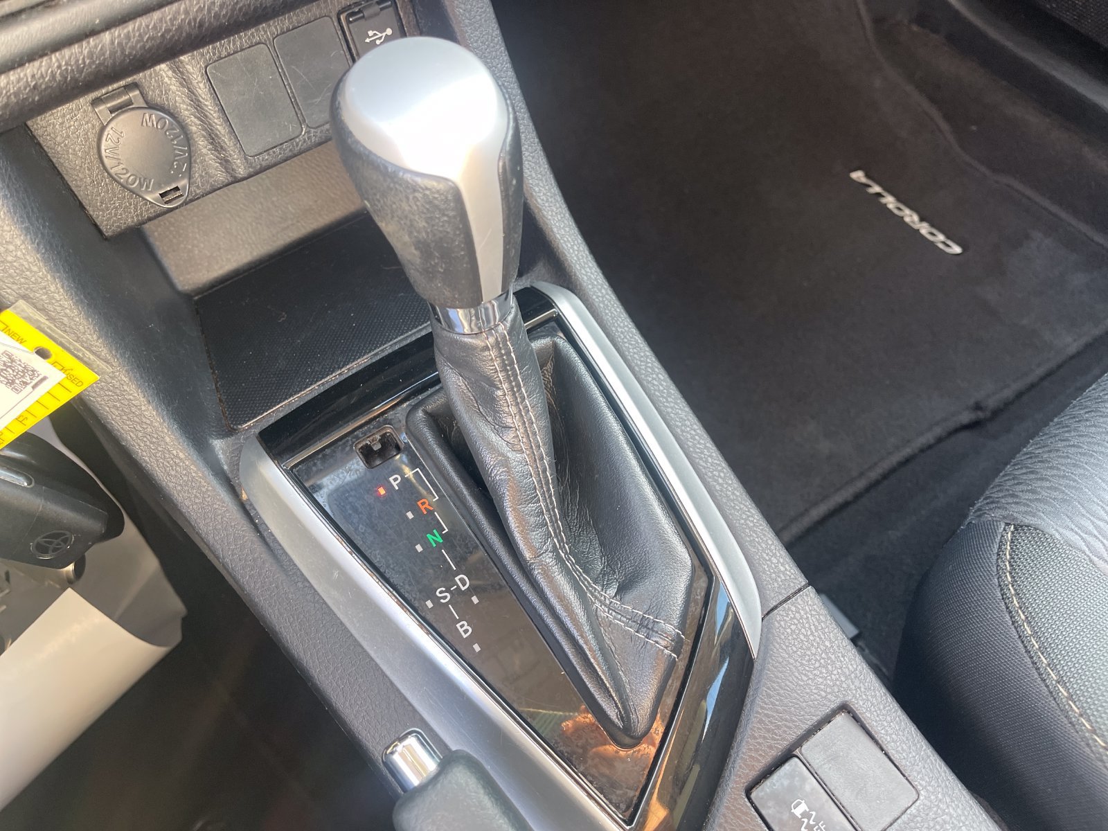 Used 2019 Toyota Corolla LE FWD image 29