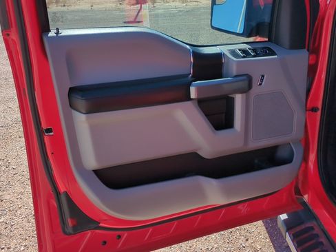 Used 2017 Ford F150 XLT AWD/4WD image 11