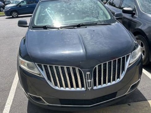 Used 2014 Lincoln MKX AWD w/ Equipment Group 102A image 2