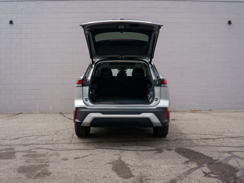 Used 2025 Volkswagen Tiguan SE w/ Panoramic Sunroof Package AWD/4WD image 14