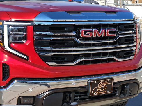 New 2026 GMC Sierra 1500 SLT image 7