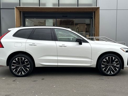 New 2026 Volvo XC60 T8 Ultra w/ Protection Package Premier AWD/4WD image 8