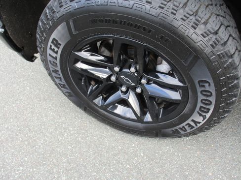 Certified 2022 Chevrolet Silverado 1500 Custom Trail Boss AWD/4WD image 9