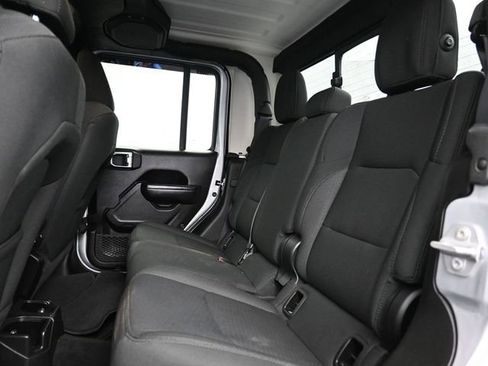 Used 2023 Jeep Gladiator Sport image 20