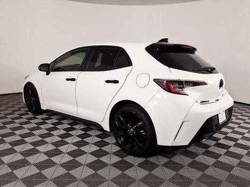 Used 2020 Toyota Corolla Hatchback image 6