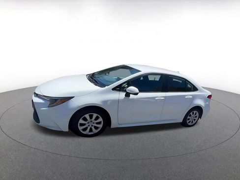 Used 2025 Toyota Corolla LE FWD image 8