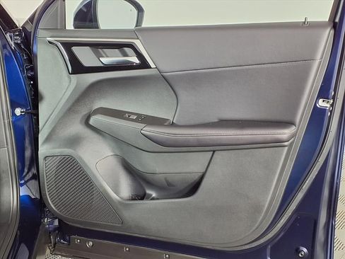 New 2025 Mitsubishi Outlander SE image 8