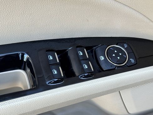 Used 2013 Ford Fusion SE FWD image 13