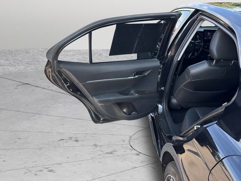 Used 2023 Toyota Camry SE FWD image 30