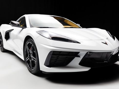 Used 2020 Chevrolet Corvette Stingray Premium Cpe w/ 3LT Preferred Equipment Group image 38