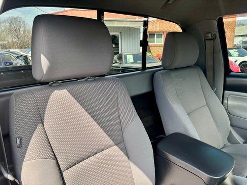 Used 2012 Toyota Tacoma 4x4 Regular Cab image 13