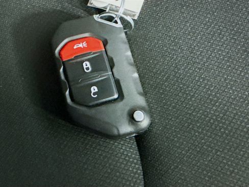 Used 2021 Jeep Wrangler Unlimited Sport image 34