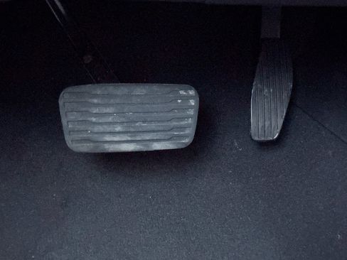 Used 2024 GMC Sierra 1500 Elevation image 41