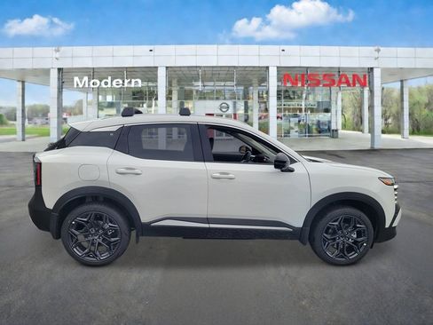 New 2026 Nissan Kicks SR w/ Cold Weather Package AWD/4WD image 6