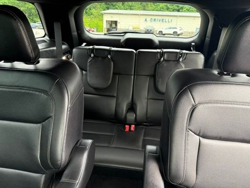 Used 2020 Ford Explorer XLT w/ Equipment Group 202A AWD/4WD image 9