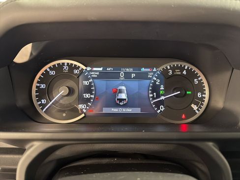 Used 2023 Land Rover Defender 110 X-Dynamic SE image 15