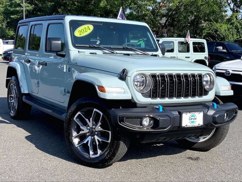 Used 2024 Jeep Wrangler Unlimited w/ Convenience Group AWD/4WD image 2